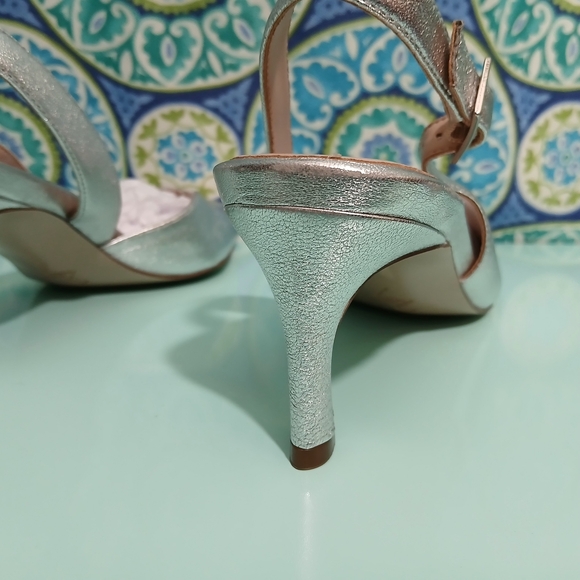 Naturalizer Felicia Slingback Pointed Toe Pump - Picture 7 of 9